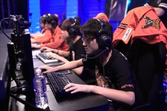 TES夺冠纪录短片《涅槃》上线